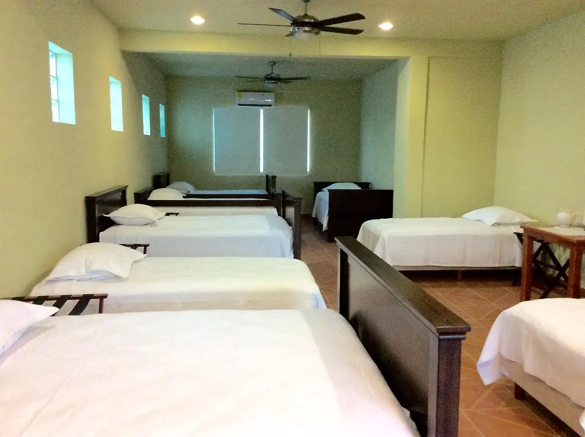 Casa Paloma Blanca Hostel Isla Mujeres